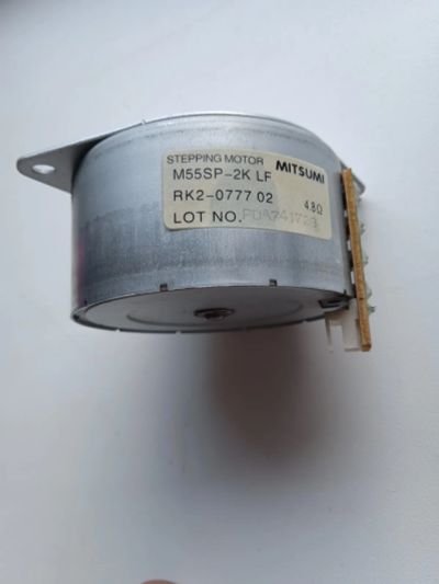 Лот: 20535402. Фото: 1. Шаговый двигатель Mitsumi M55SP-2K. Запчасти