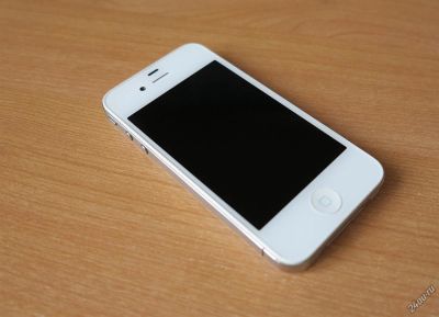 Лот: 4096948. Фото: 1. iphone 4 white 8gb. Смартфоны