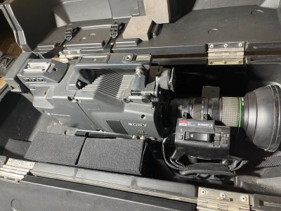 Лот: 25115049. Фото: 1. Видеокамера Sony DXC-оD30P. Видеокамеры