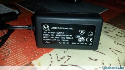 Лот: 12598814. Фото: 1. vind bloc de alimentare 24v-1500mA... Зарядные устройства, блоки питания для бытовой техники