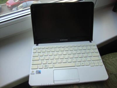 Лот: 9847810. Фото: 1. Нетбук 10.1'' Samsung NC110 White... Ноутбуки