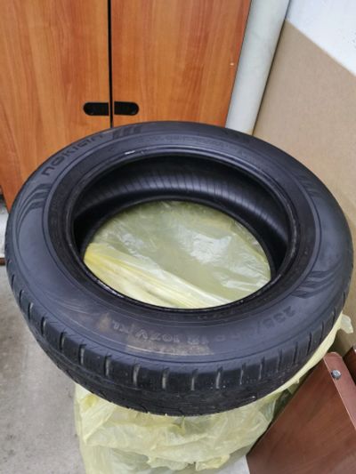 Лот: 16633663. Фото: 1. Резина r18 nokian. Шины