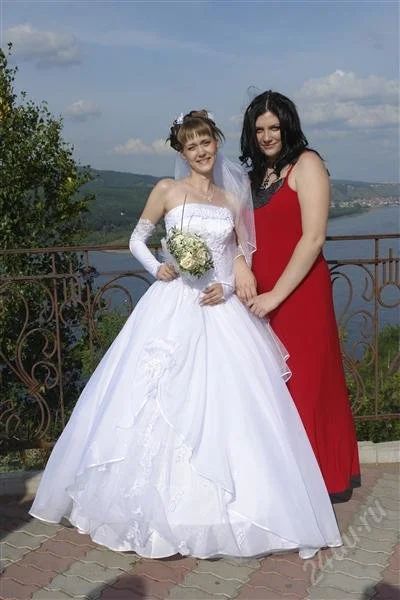 Лот: 1483538. Фото: 1. свадебное платье, фата. Другое (свадебная мода)
