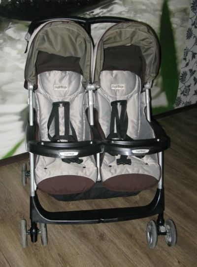 Лот: 8168852. Фото: 1. Peg Perego Aria Twin коляска для... Коляски