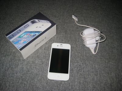 Лот: 3023839. Фото: 1. iPhone 4 -16Gb(идеал)+iPhone 3Gs-8Gb... Смартфоны