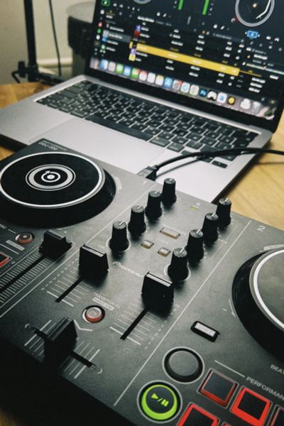 Лот: 25820975. Фото: 1. Pioneer DDJ-200 Диджейский пульт. Световое оборудование