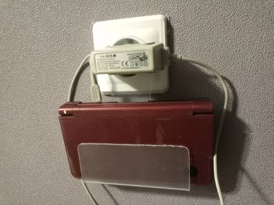 Лот: 20558105. Фото: 1. Держатель для зарядки Nintendo... Аксессуары для игровых приставок, консолей, геймпады