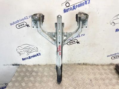 Лот: 25404336. Фото: 1. Кронштейн замка капота LEXUS RX300. Двигатель и элементы двигателя