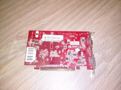 Лот: 4845315. Фото: 1. Видеокарта PCI-E Radeon x1550... Видеокарты