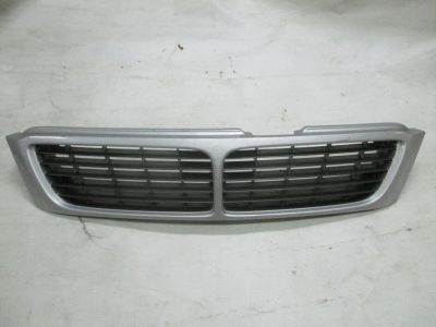Лот: 14474297. Фото: 1. Решетка радиатора Nissan Bluebird... Кузов