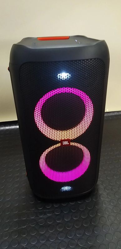 Лот: 18076256. Фото: 1. Беспроводная колонка jbl partybox... Портативные, беспроводные колонки