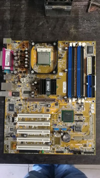Лот: 19427042. Фото: 1. Материнская плата ASUS P4P800... Материнские платы