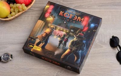 Лот: 12720229. Фото: 1. Cosmodrome Games: Котэм Сити. Настольные игры, карты