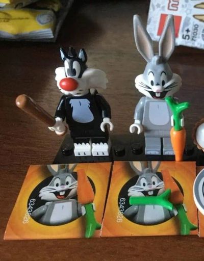 Лот: 17688706. Фото: 1. Минифигурки LEGO Minifigures Looney... Конструкторы