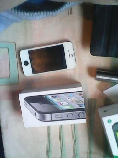 Лот: 6445753. Фото: 1. Iphone 4s залочен. Смартфоны