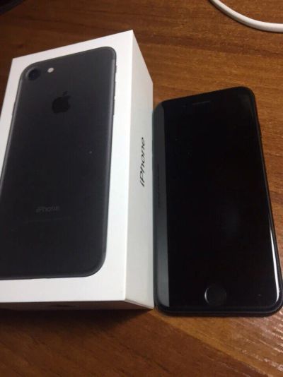 Лот: 9922736. Фото: 1. Apple iPhone 7 на 32. Кнопочные мобильные телефоны