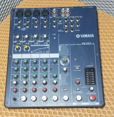 Лот: 23572963. Фото: 1. Восьмиканальный микшер Yamaha... Микшеры, предусилители, микрофонные эффекты