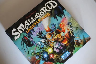 Лот: 9885286. Фото: 1. Настольная игра Small World (Маленький... Настольные игры, карты
