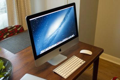 Лот: 7455173. Фото: 1. Продам скоростной iMac 21.5 (2015... Моноблоки