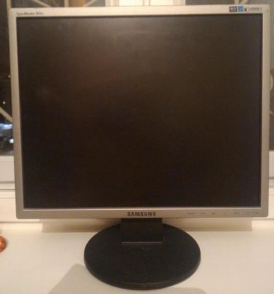 Лот: 8807543. Фото: 1. Монитор Samsung 943n. ЖК-мониторы
