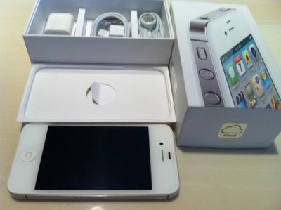 Лот: 4685780. Фото: 1. Iphone 4s-8gb(Беленький) (РСТ... Смартфоны