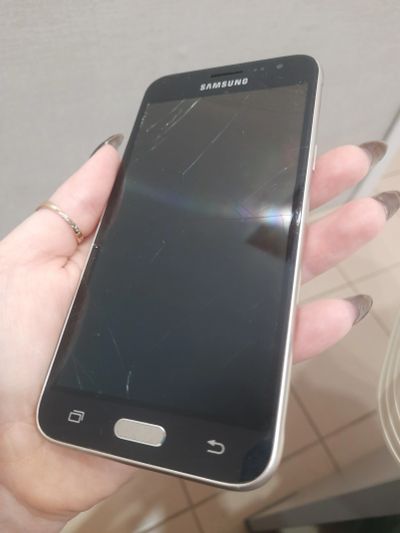 Лот: 18952468. Фото: 1. Телефон Samsung Galaxy J3 (2016... Смартфоны