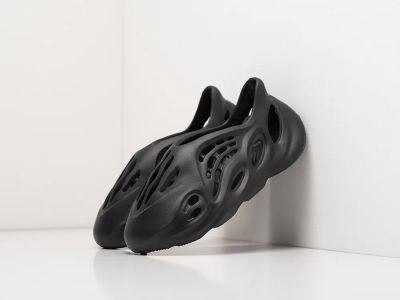 Лот: 16930549. Фото: 1. Кроссовки Adidas Yeezy Foam Runner. Кеды, кроссовки, слипоны