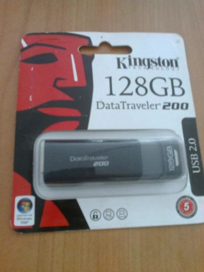 Лот: 4608971. Фото: 1. Флэшка kingston 128 гб. USB-флеш карты