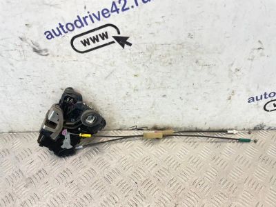Лот: 25628617. Фото: 1. замок двери toyota corolla ZZE150L. Двигатель и элементы двигателя
