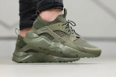 Лот: 10095045. Фото: 1. Кроссовки nike air max huarache... Кеды, кроссовки, слипоны