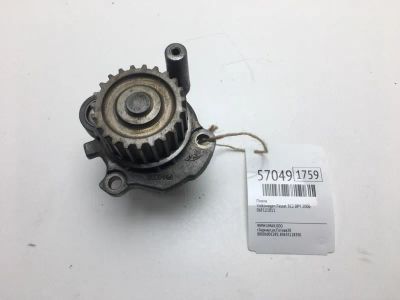 Лот: 20398526. Фото: 1. Помпа Volkswagen Passat 2006 06F121011... Двигатель и элементы двигателя
