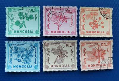 Лот: 21423256. Фото: 1. Марки. Монголия. Цветы - 1. Марки