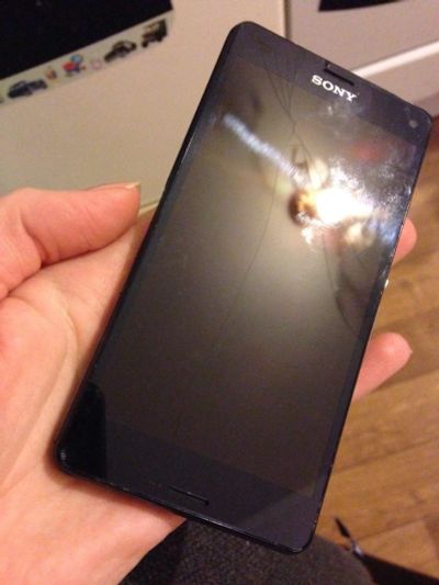 Лот: 9446143. Фото: 1. Sony Xperia Z3 compact. Смартфоны