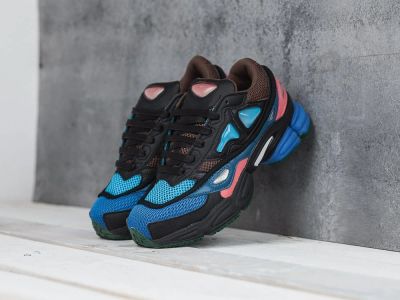 Лот: 12686473. Фото: 1. Кроссовки Adidas Ozweego 2 x Raf... Кеды, кроссовки, слипоны