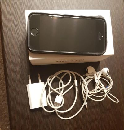 Лот: 9076685. Фото: 1. Iphone 5s 16 gb. Смартфоны