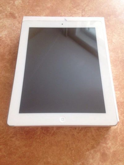 Лот: 9847941. Фото: 1. iPad 3 16gb retina 3G Обмен. Планшеты