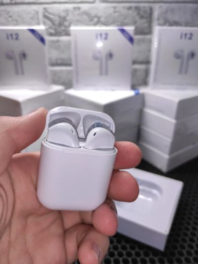 Лот: 17123433. Фото: 1. Беспроводные наушники TWS i12... Наушники, гарнитуры