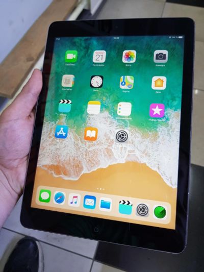 Лот: 11700556. Фото: 1. iPad Air 64gb Wi-Fi. Планшеты