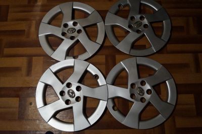 Лот: 12241783. Фото: 1. Оригинальные колпаки Toyota Prius. Колпаки