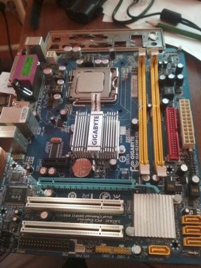 Лот: 16225091. Фото: 1. Gigabyte ga-g31m-s2l. Материнские платы