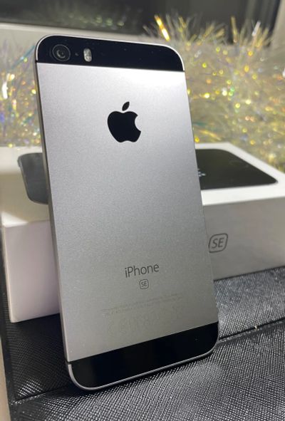 Лот: 20313140. Фото: 1. iPhone SE 2016 128gb. Смартфоны