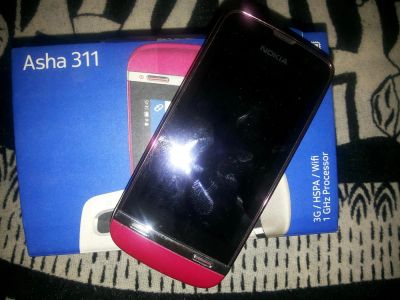 Лот: 3419297. Фото: 1. Сотовый телефон Nokia Asha на... Кнопочные мобильные телефоны