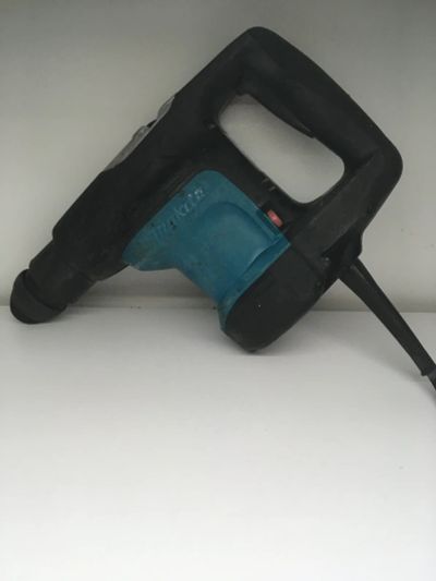 Лот: 17050805. Фото: 1. Перфоратор Makita HR3200 c. Электроинструмент