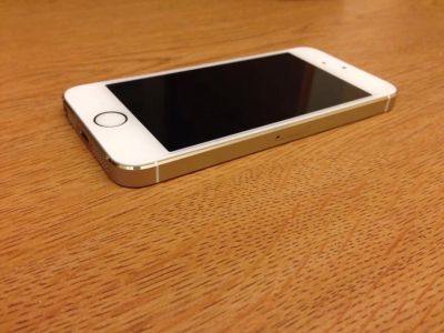 Лот: 11111022. Фото: 1. Iphone 5s gold обмен / продажа. Смартфоны