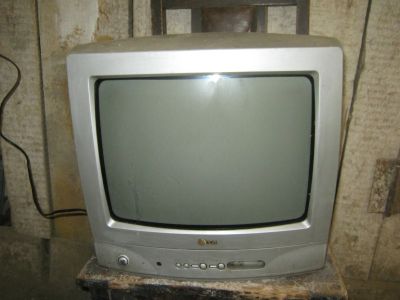 Лот: 19988118. Фото: 1. Телевизор LG 14" кинескопный. Другое (тв и видео)