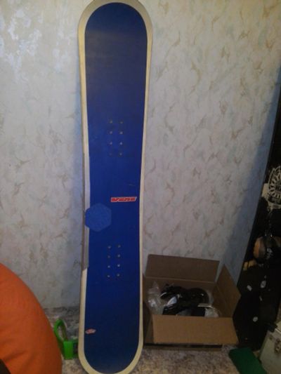 Лот: 9135304. Фото: 1. Сноуборд Vans + крепления Flow... Сноуборды