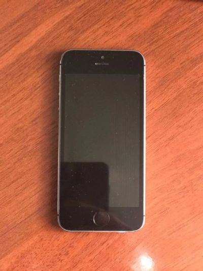 Лот: 11154799. Фото: 1. iPhone 5s 16GB grey. Смартфоны