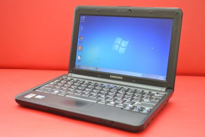 Лот: 14993391. Фото: 1. Нетбук Samsung 2. Ноутбуки