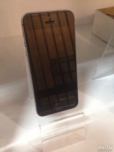 Лот: 10056037. Фото: 1. iPhone 5s 16Gb. Смартфоны