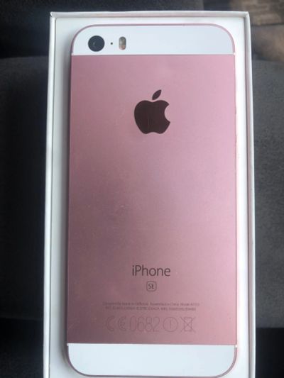 Лот: 15883048. Фото: 1. iPhone SE 32GB. Смартфоны